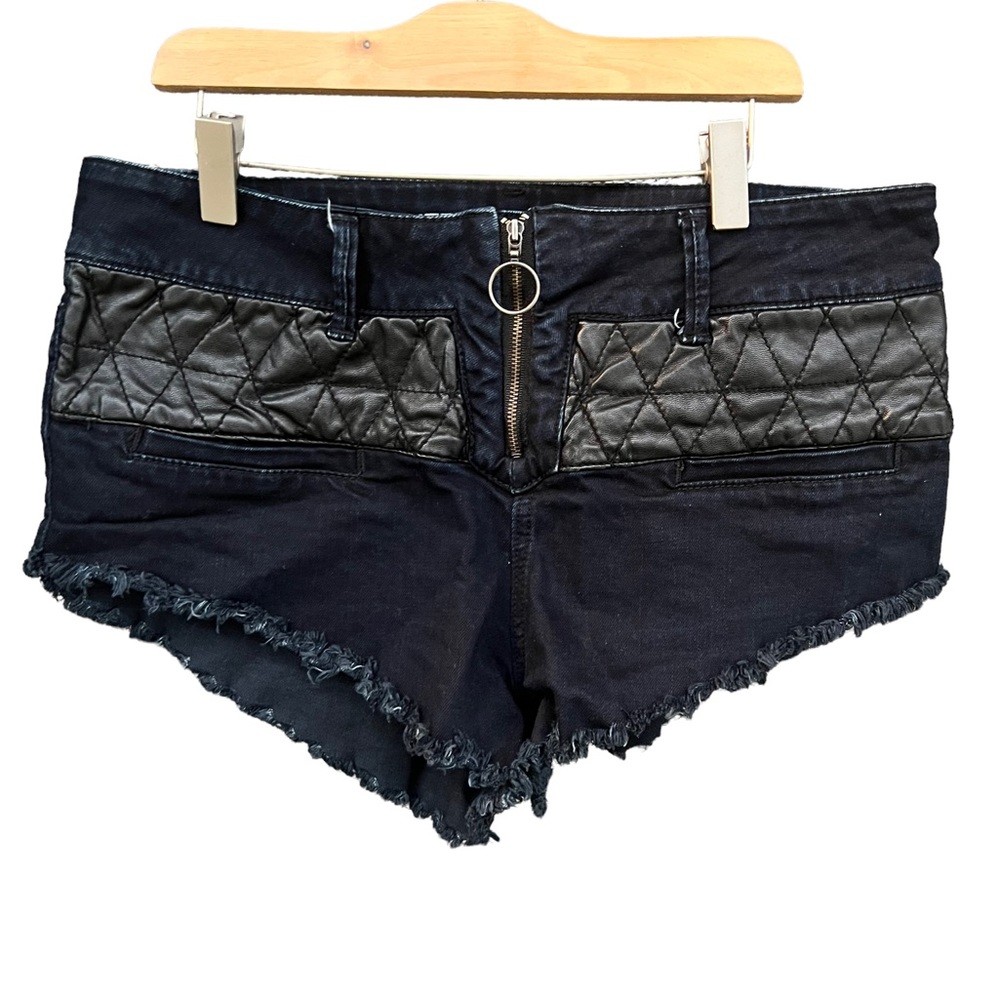 Amuse Society Jett Shorts Size 28/10